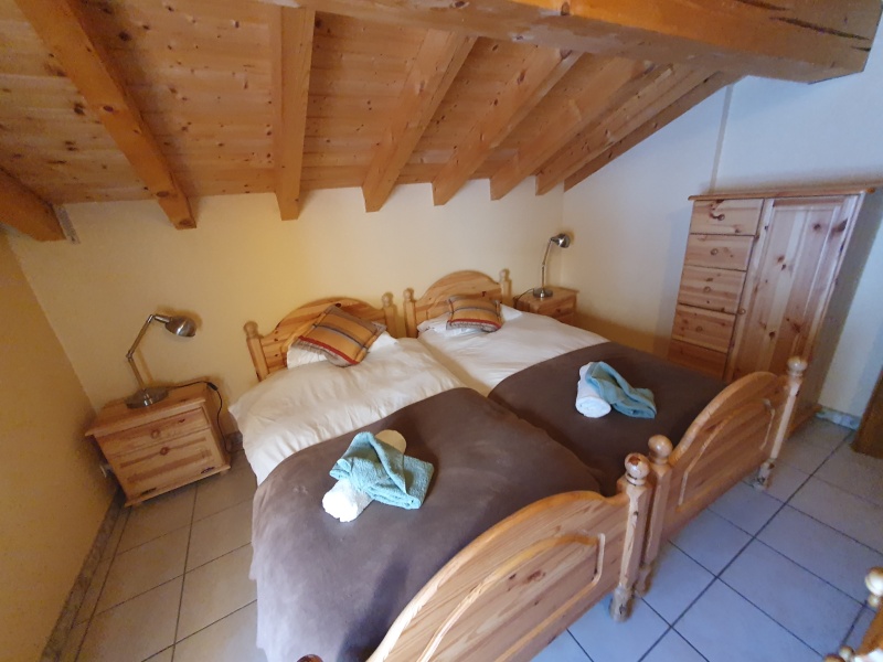 Chalet divisé en 2 appartements - Le Bettaix - Photo N°5